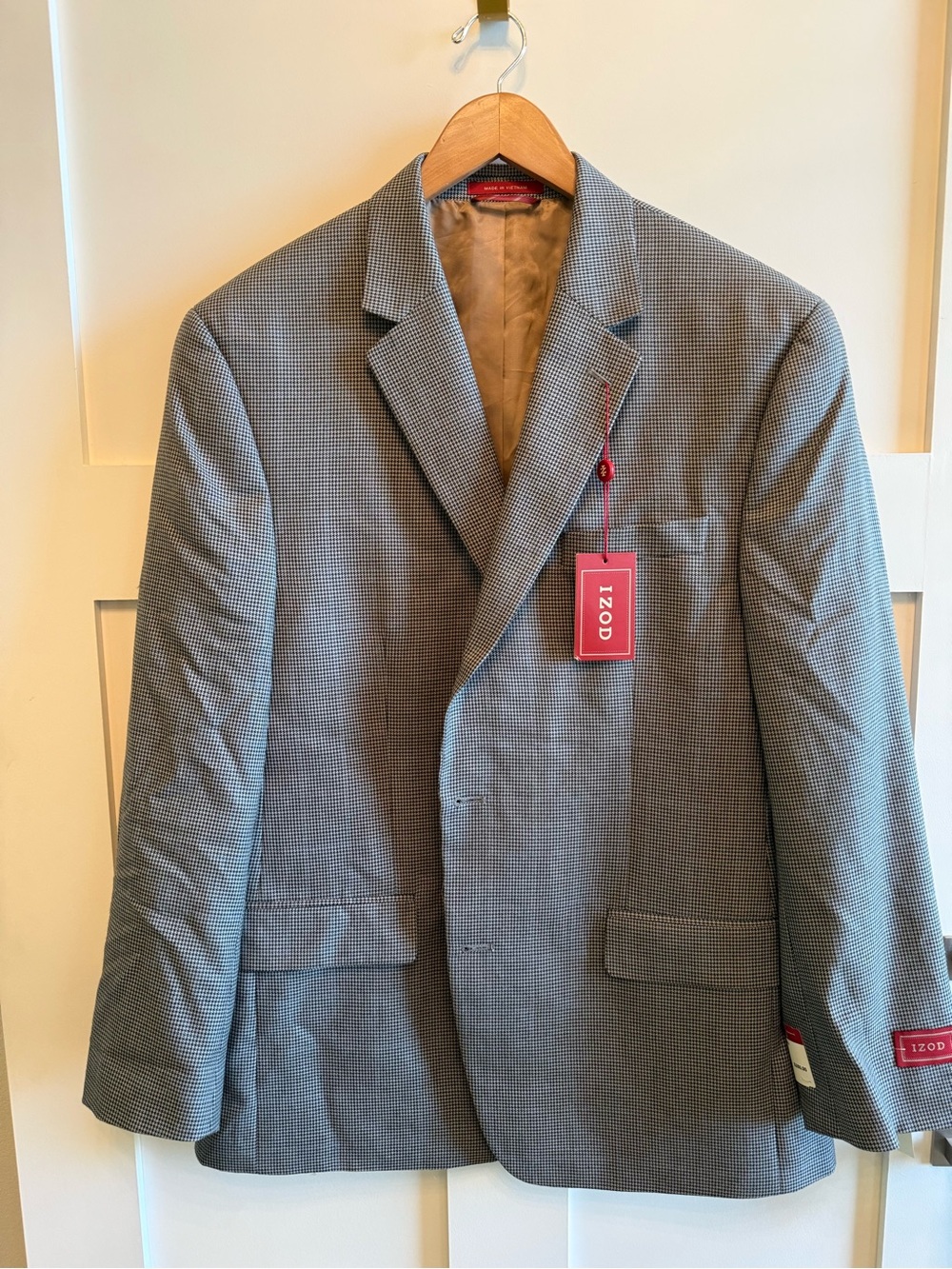 Izod Men's Gray Micro-Pattern Sport Coat with Notch Lapel